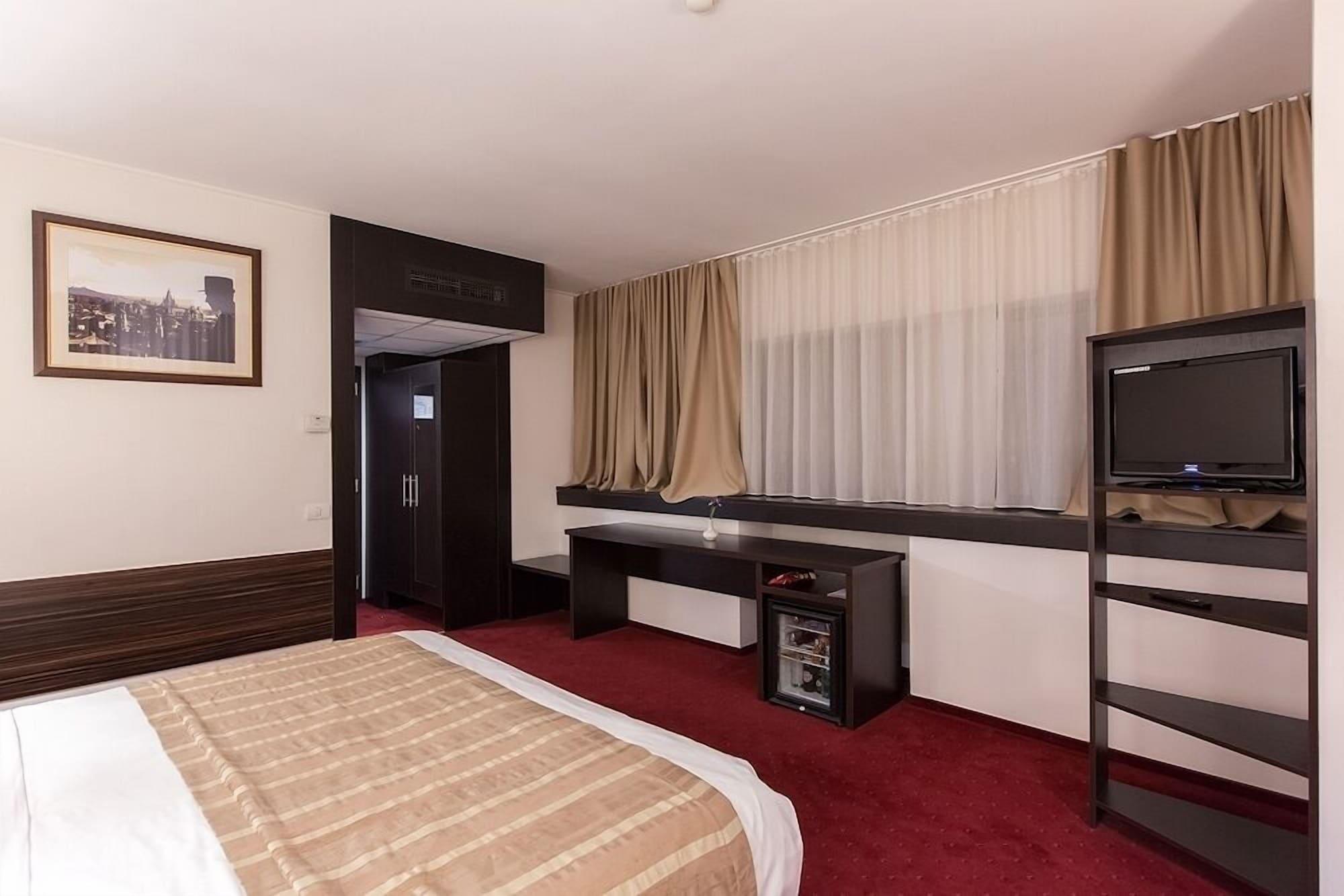 Ramada Iasi City Center Eksteriør bilde