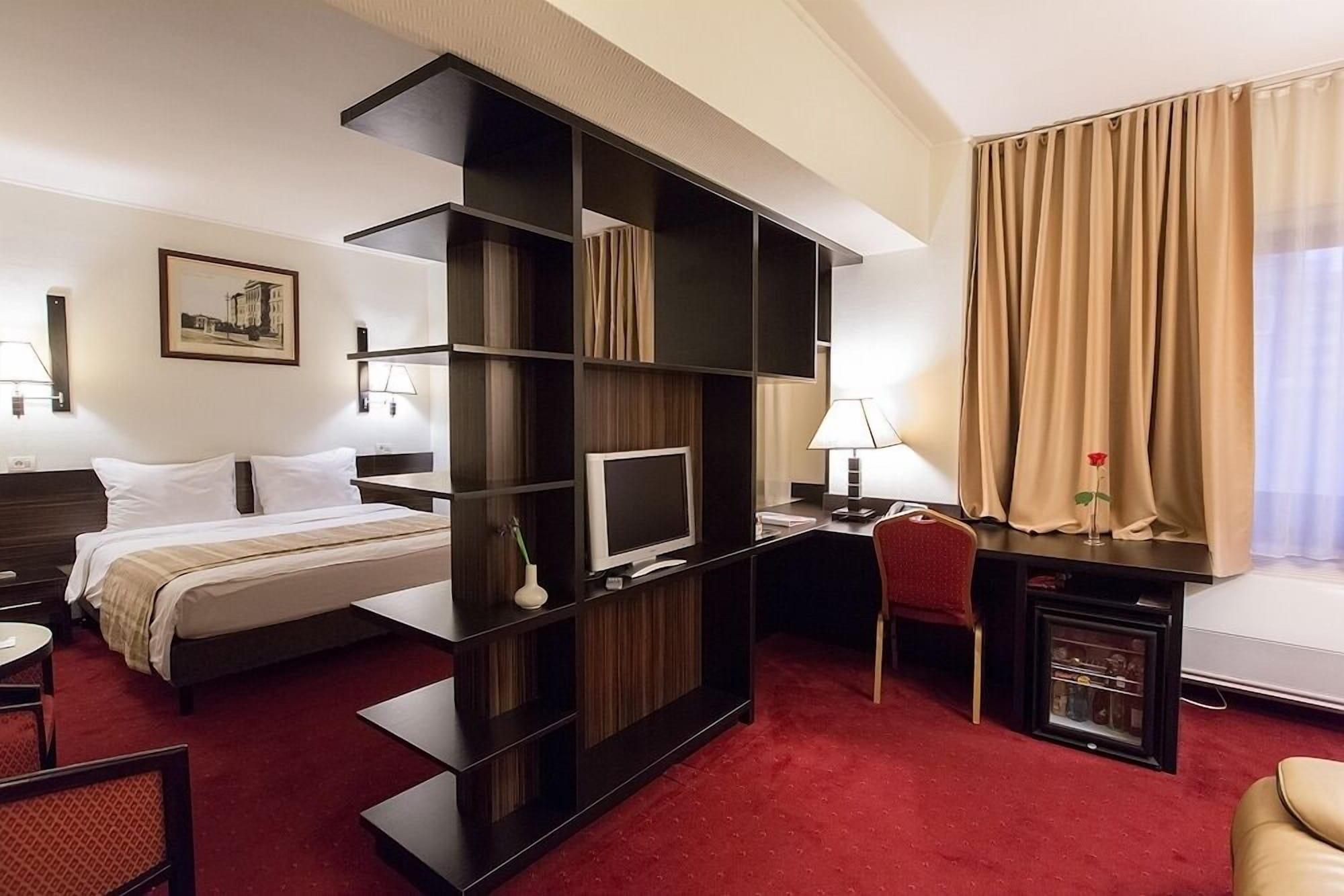 Ramada Iasi City Center Eksteriør bilde