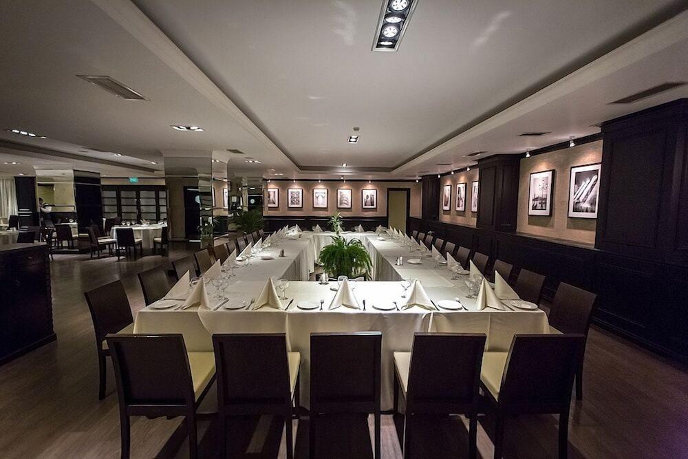 Ramada Iasi City Center Eksteriør bilde