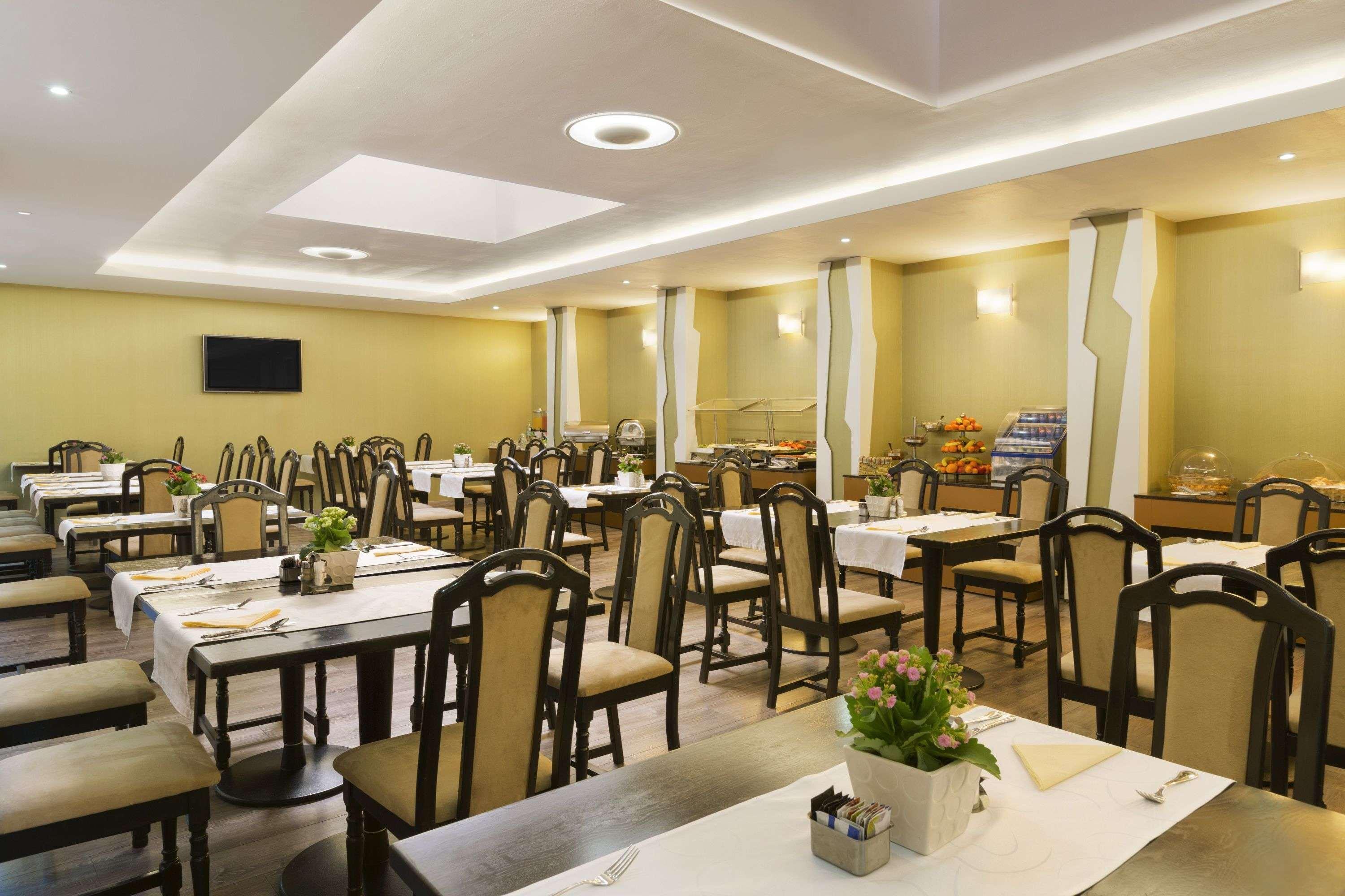 Ramada Iasi City Center Eksteriør bilde
