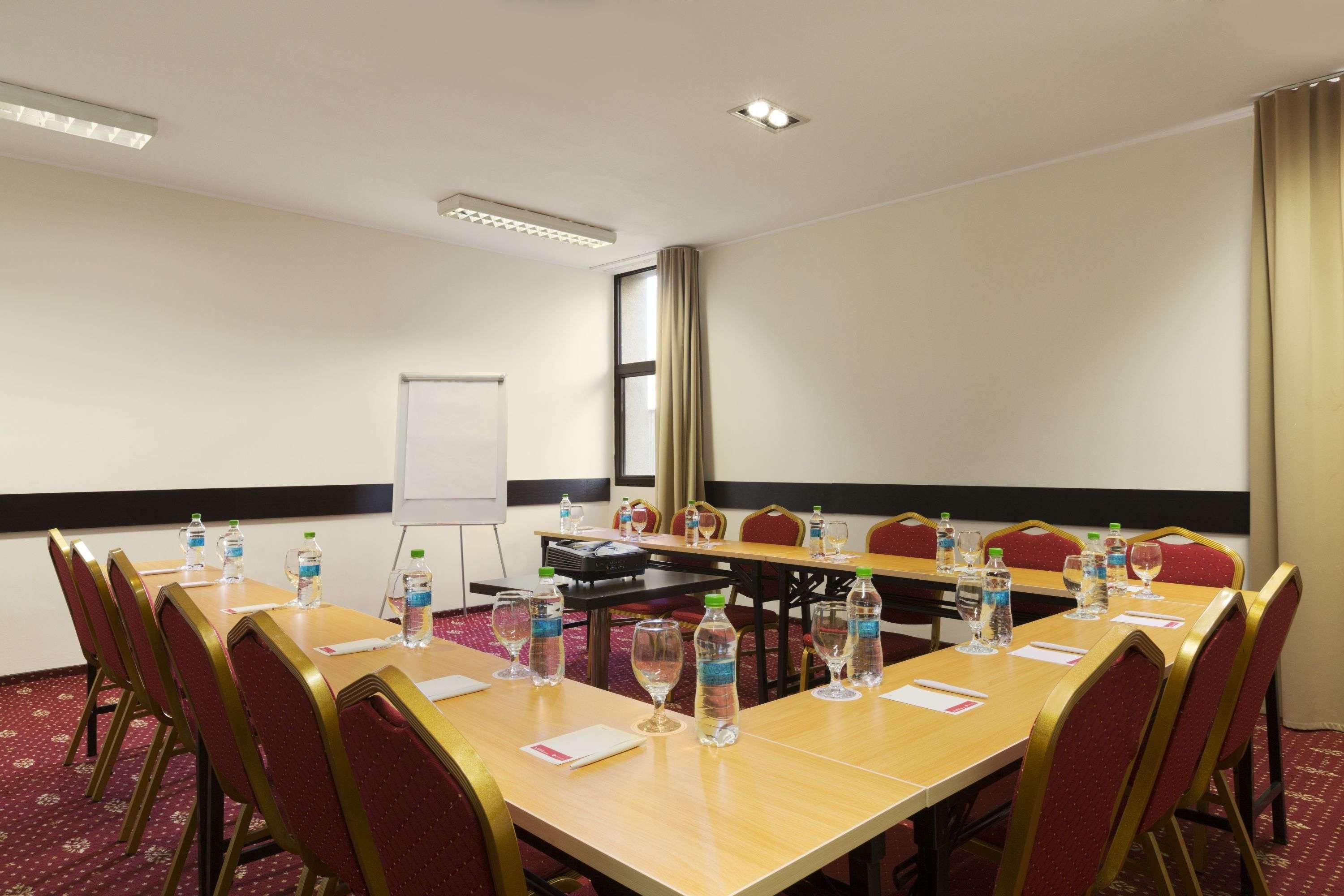 Ramada Iasi City Center Eksteriør bilde