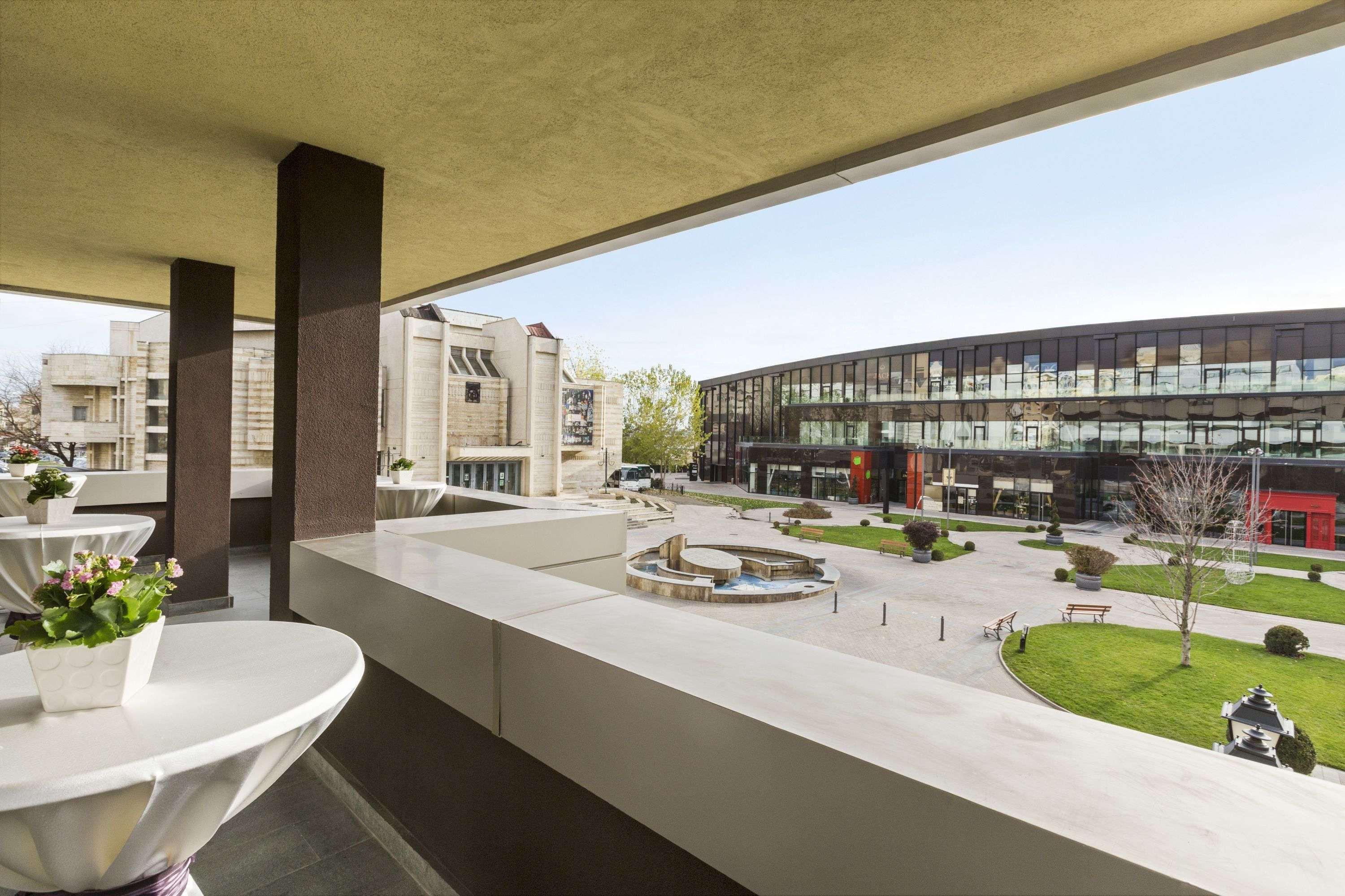 Ramada Iasi City Center Eksteriør bilde