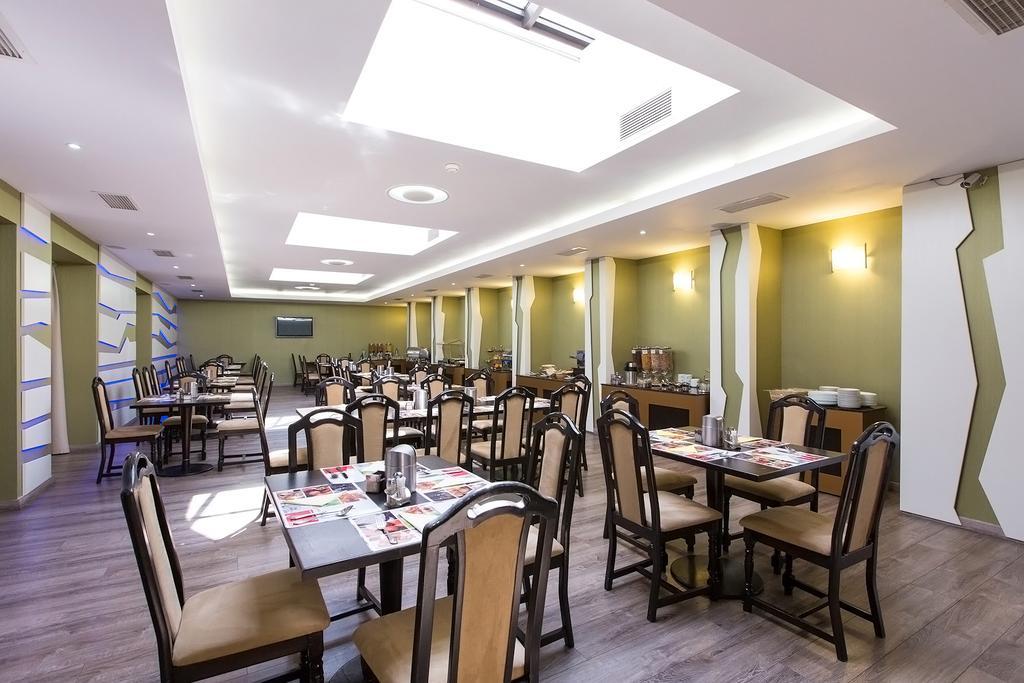 Ramada Iasi City Center Eksteriør bilde